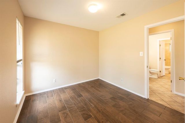 6400 Craigwood CIR, Austin, TX 78725
