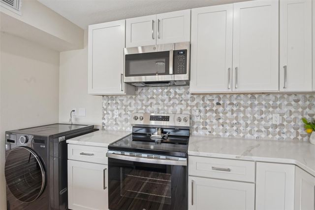 609 WESTWINDS DRIVE 4, Palm Harbor, FL 34683