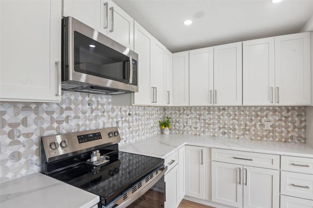 609 WESTWINDS DRIVE 4, Palm Harbor, FL 34683