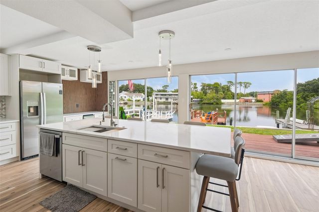609 WESTWINDS DRIVE 4, Palm Harbor, FL 34683