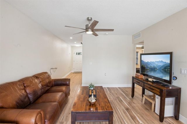 609 WESTWINDS DRIVE 4, Palm Harbor, FL 34683