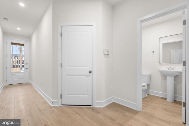 23019 BLUE EAGLE TER, Ashburn, VA 20148