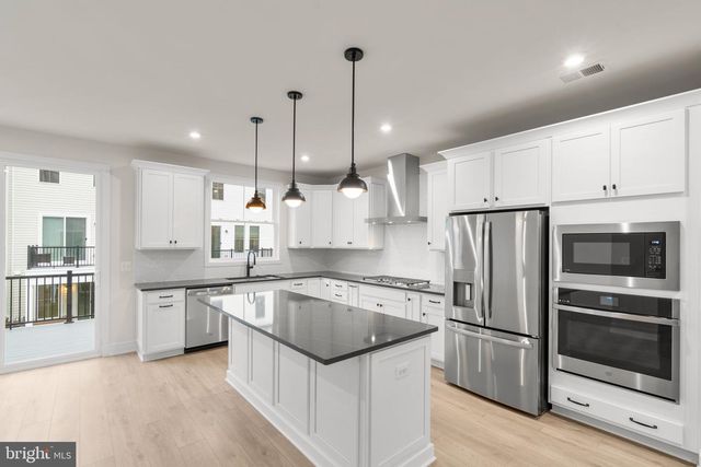 23019 BLUE EAGLE TER, Ashburn, VA 20148