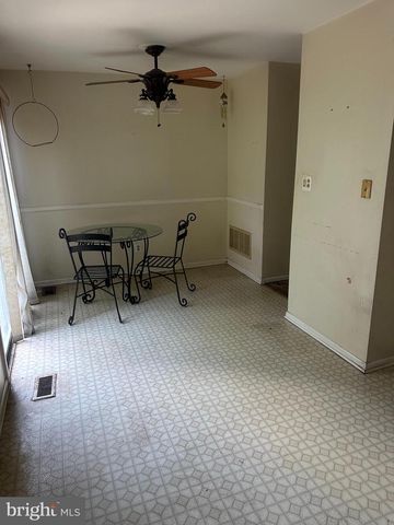 1332 STATESMAN, East Norriton, PA 19403