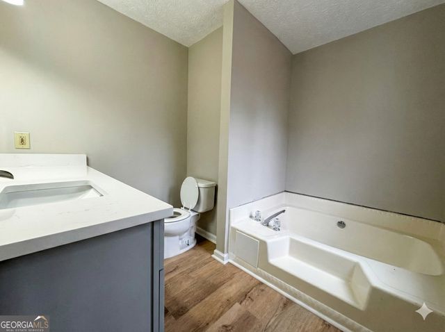 411 Fawnbrook Circle, Griffin, GA 30223