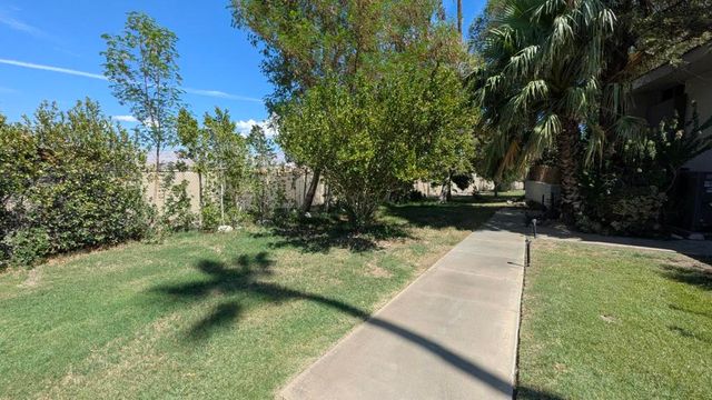2504 N Whitewater Club Drive A, Palm Springs, CA 92262