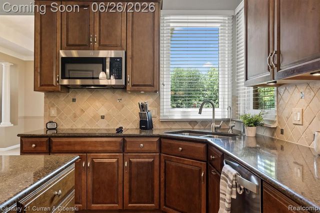 22217 Hazelton Court, Novi, MI 48374