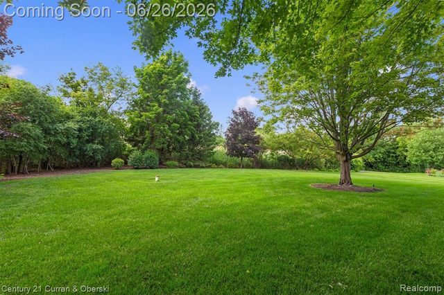 22217 Hazelton Court, Novi, MI 48374