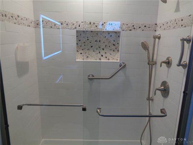 80 Villa Pointe Drive, Springboro, OH 45066