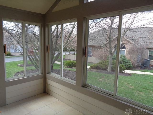 80 Villa Pointe Drive, Springboro, OH 45066