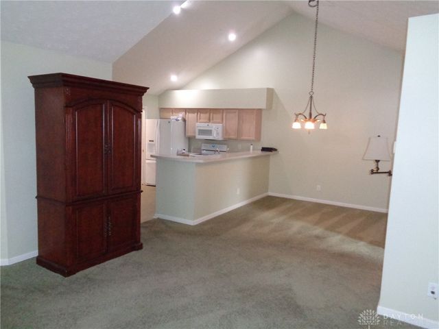 80 Villa Pointe Drive, Springboro, OH 45066