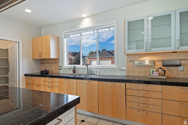 7993 S ELDON WAY, Cottonwood Heights, UT 84093