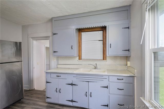 2112 E Market Street, New Albany, IN 47150