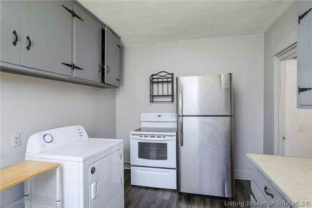2112 E Market Street, New Albany, IN 47150