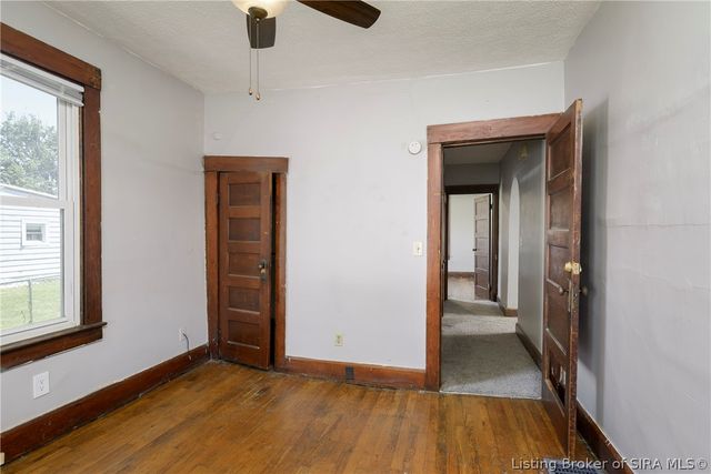 2112 E Market Street, New Albany, IN 47150