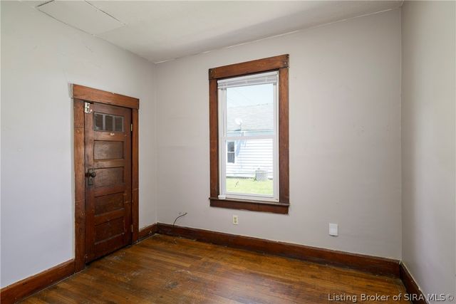 2112 E Market Street, New Albany, IN 47150