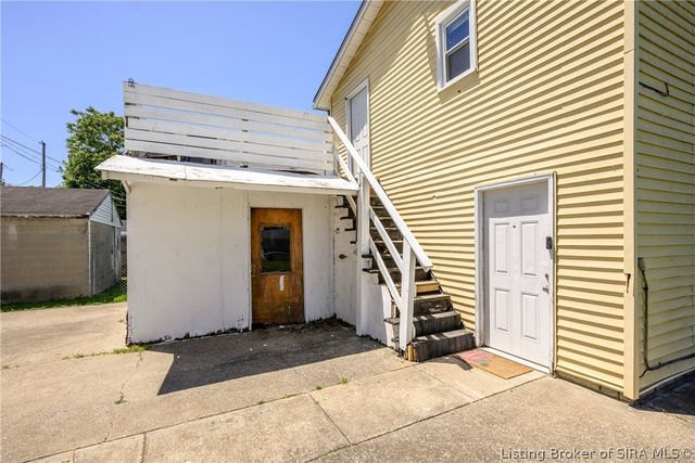 2112 E Market Street, New Albany, IN 47150
