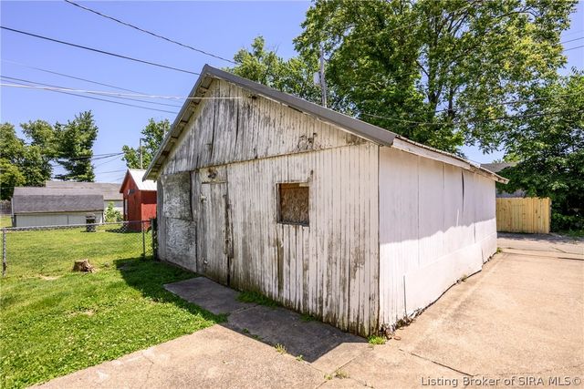 2112 E Market Street, New Albany, IN 47150