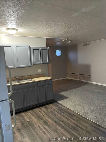 2112 E Market Street, New Albany, IN 47150