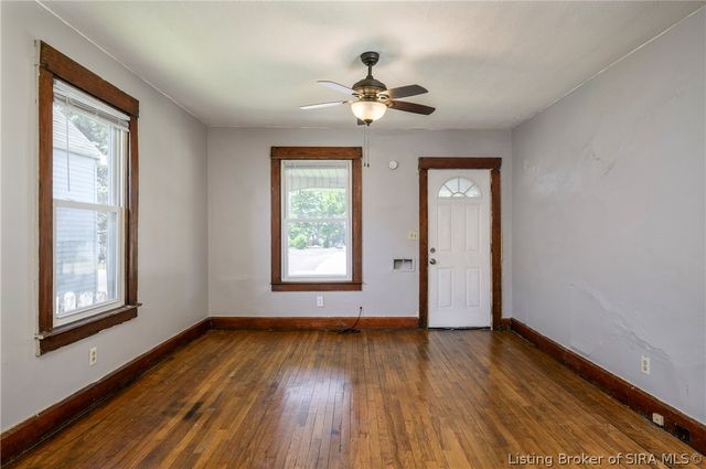 2112 E Market Street, New Albany, IN 47150