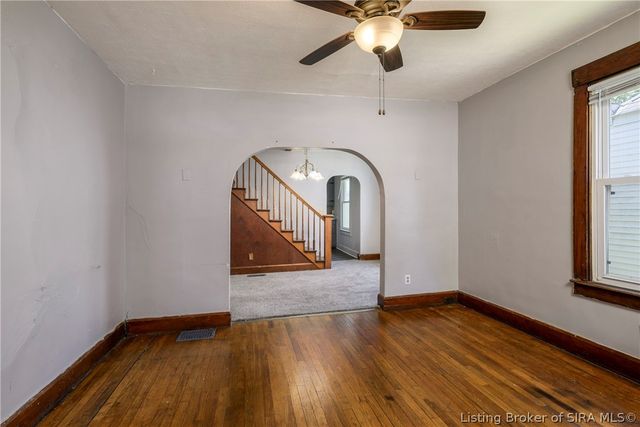 2112 E Market Street, New Albany, IN 47150