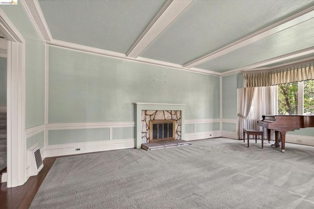 617 Boulevard Way, Oakland, CA 94610