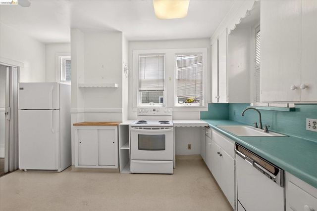 617 Boulevard Way, Oakland, CA 94610