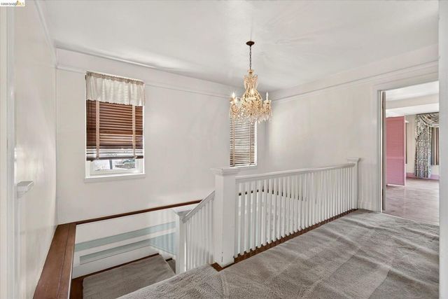617 Boulevard Way, Oakland, CA 94610