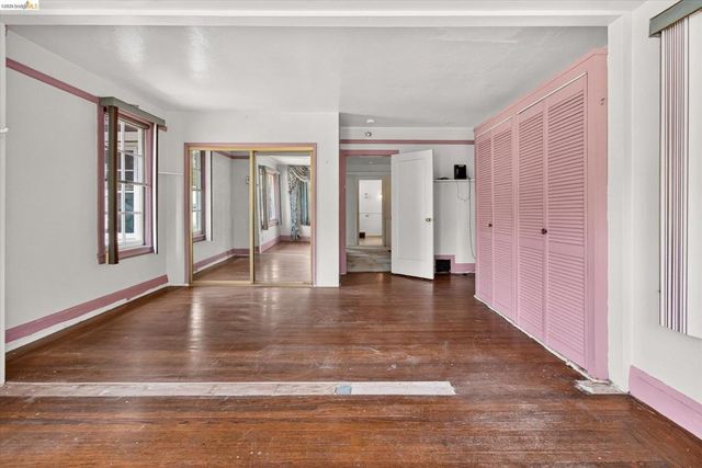 617 Boulevard Way, Oakland, CA 94610