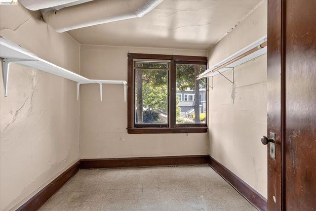 617 Boulevard Way, Oakland, CA 94610