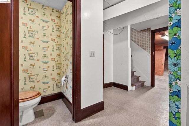 617 Boulevard Way, Oakland, CA 94610
