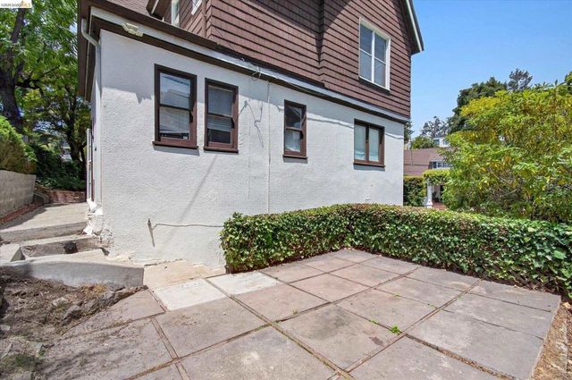 617 Boulevard Way, Oakland, CA 94610