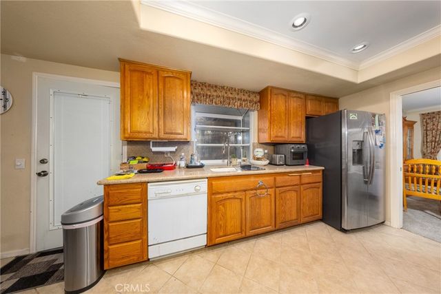 5553 Peacock Lane, Riverside, CA 92505