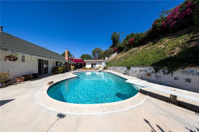 5553 Peacock Lane, Riverside, CA 92505