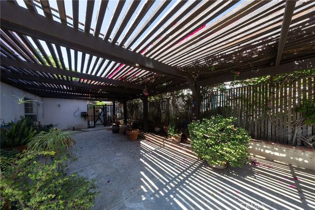 5553 Peacock Lane, Riverside, CA 92505