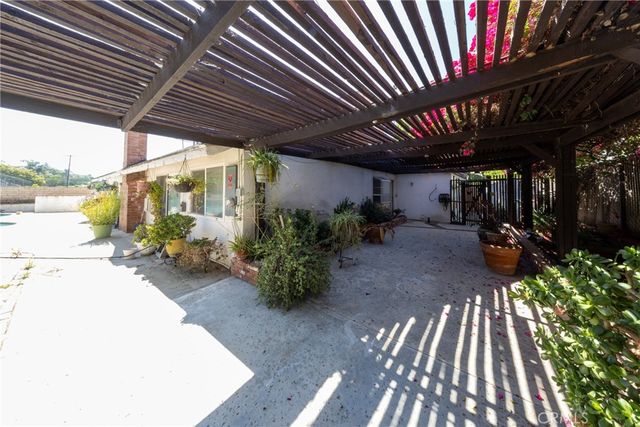 5553 Peacock Lane, Riverside, CA 92505