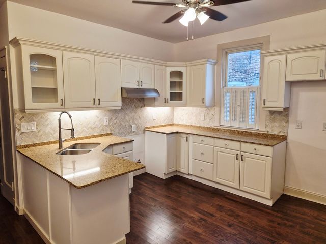 7826 S Bennett Avenue 2, Chicago, IL 60649