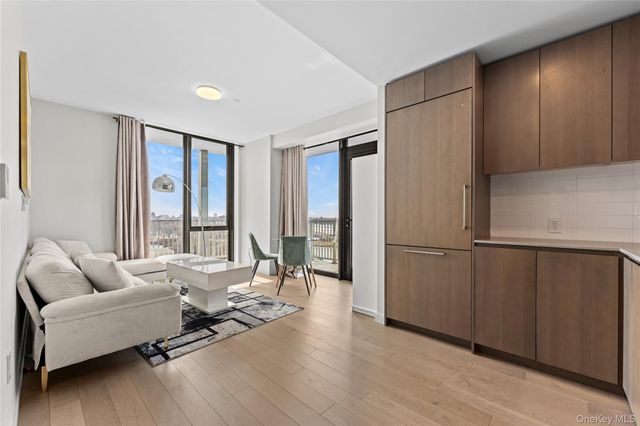 131-02A 40th Road 9H, Flushing, NY 11354