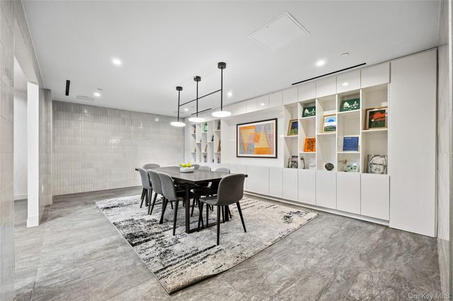 131-02A 40th Road 9H, Flushing, NY 11354