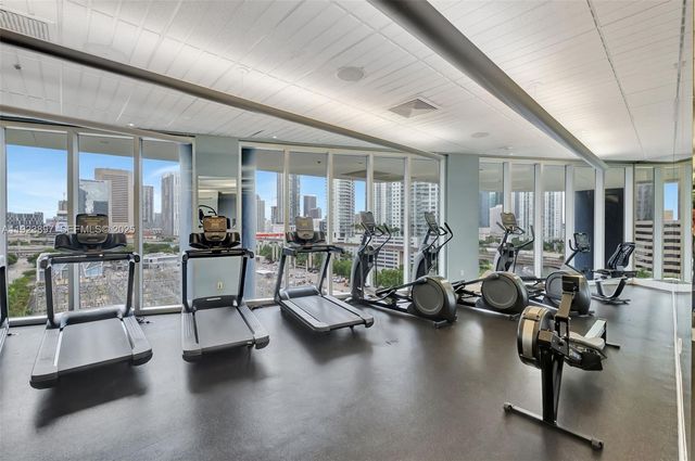 185 SW 7th St 1612, Miami, FL 33130