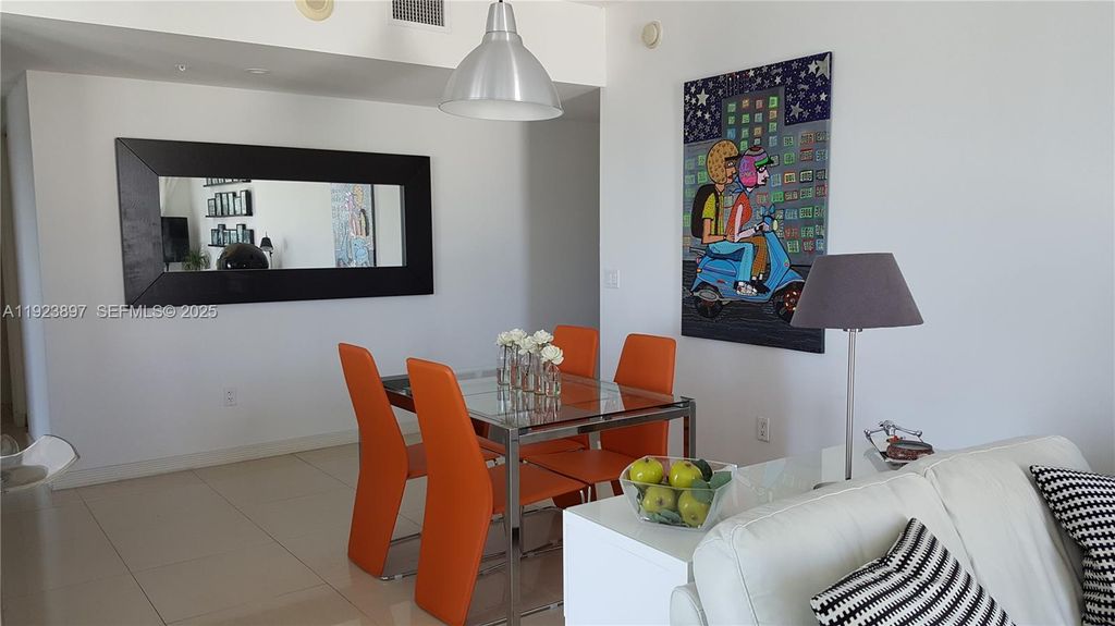 185 SW 7th St 1612, Miami, FL 33130