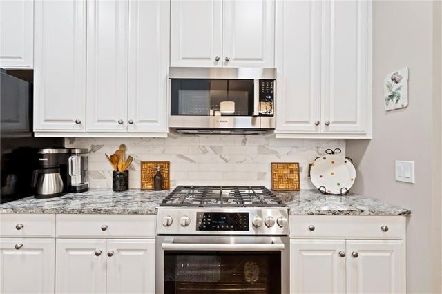 4950 Central Street 306, Kansas City, MO 64112