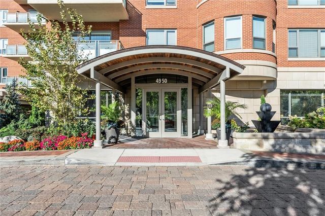 4950 Central Street 306, Kansas City, MO 64112