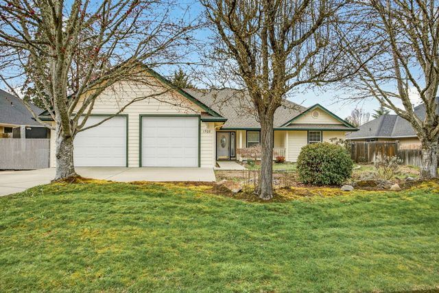 1708 Leonard Road, Grants Pass, OR 97527