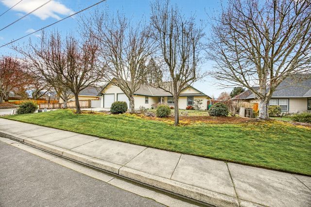 1708 Leonard Road, Grants Pass, OR 97527