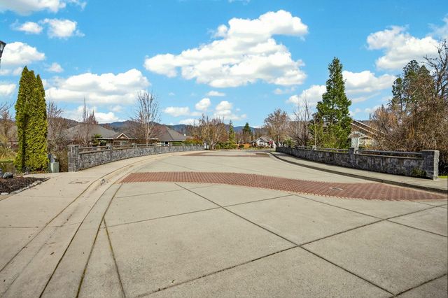 1708 Leonard Road, Grants Pass, OR 97527