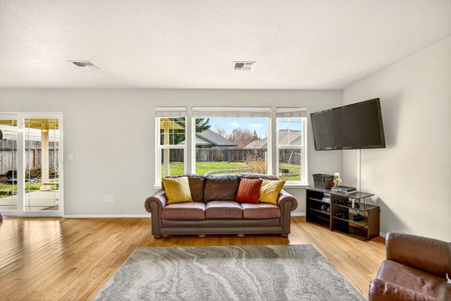 1708 Leonard Road, Grants Pass, OR 97527