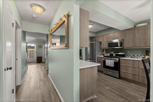 31083 Hoover Road 12, Warren, MI 48093