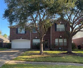 5723 Ames Crossing, Sugar Land, TX 77479
