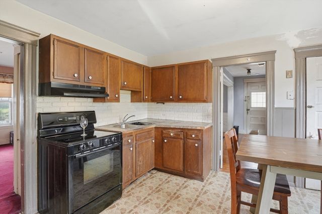 79 Central St, Auburn, MA 01501